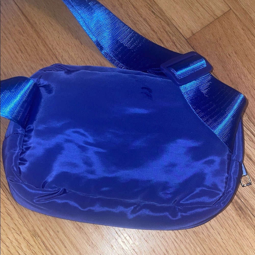 Sun and Sky Vibrant Blue Belt Bag - Picture 2 of 6